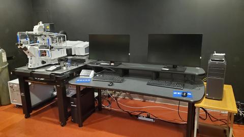 photo of an inverted Zeiss LSM 980 AiryScan 2 confocal microscope.